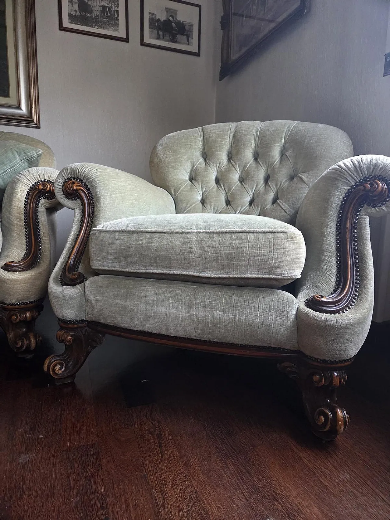 Living room in antique style, 70s 28