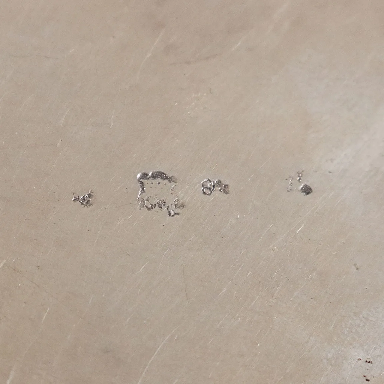 Embossed and chiseled silver box with decoration, 20th century 10