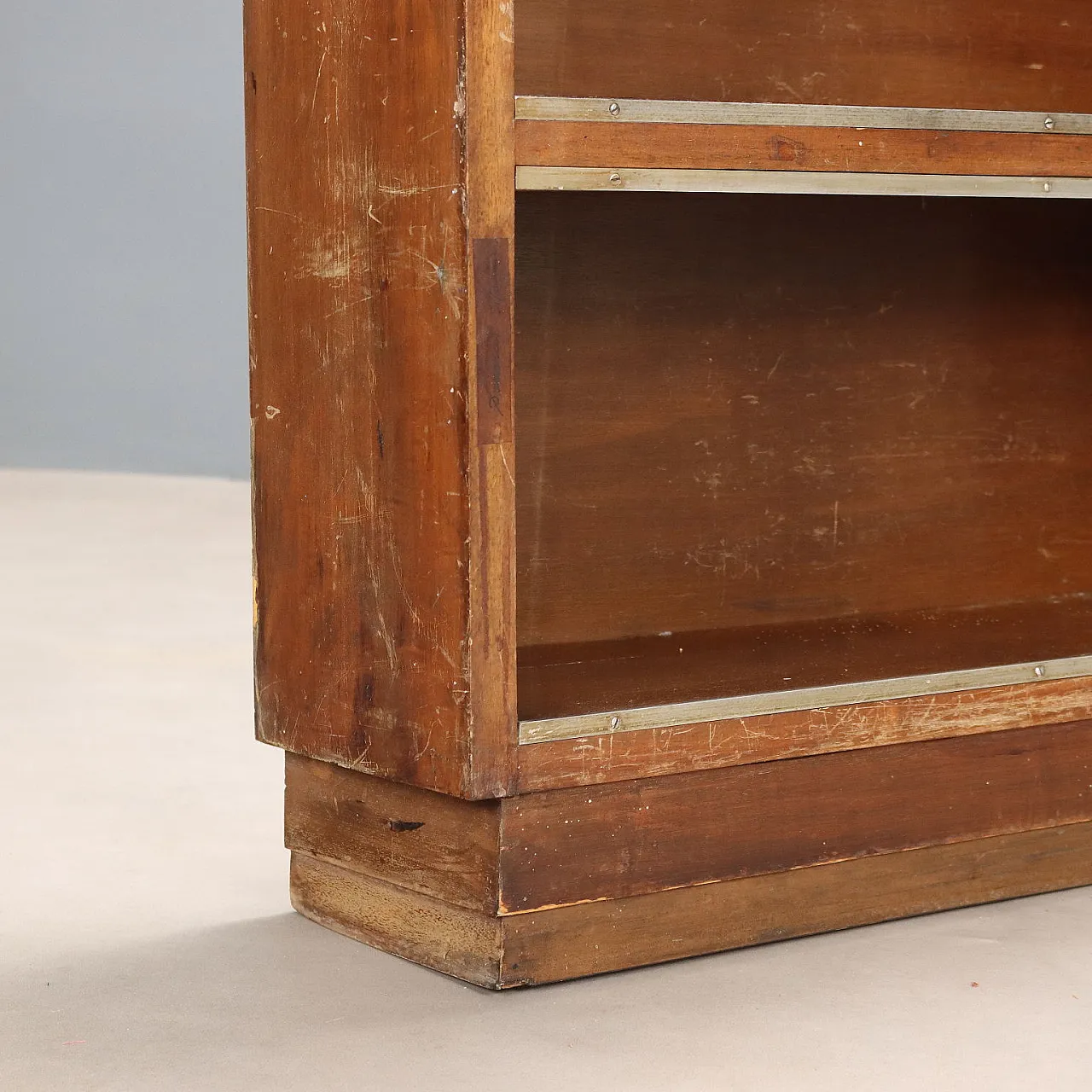 Walnut day bookcase with wire metal profiles, late 20th century 4