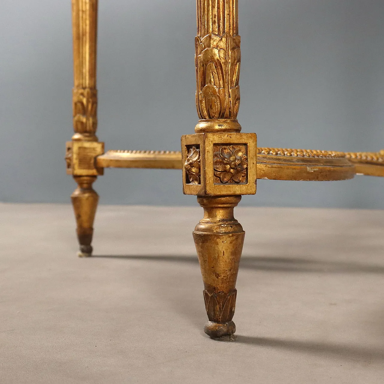 Tavolino in stile neoclassico con piano in marmo, fine '800 9