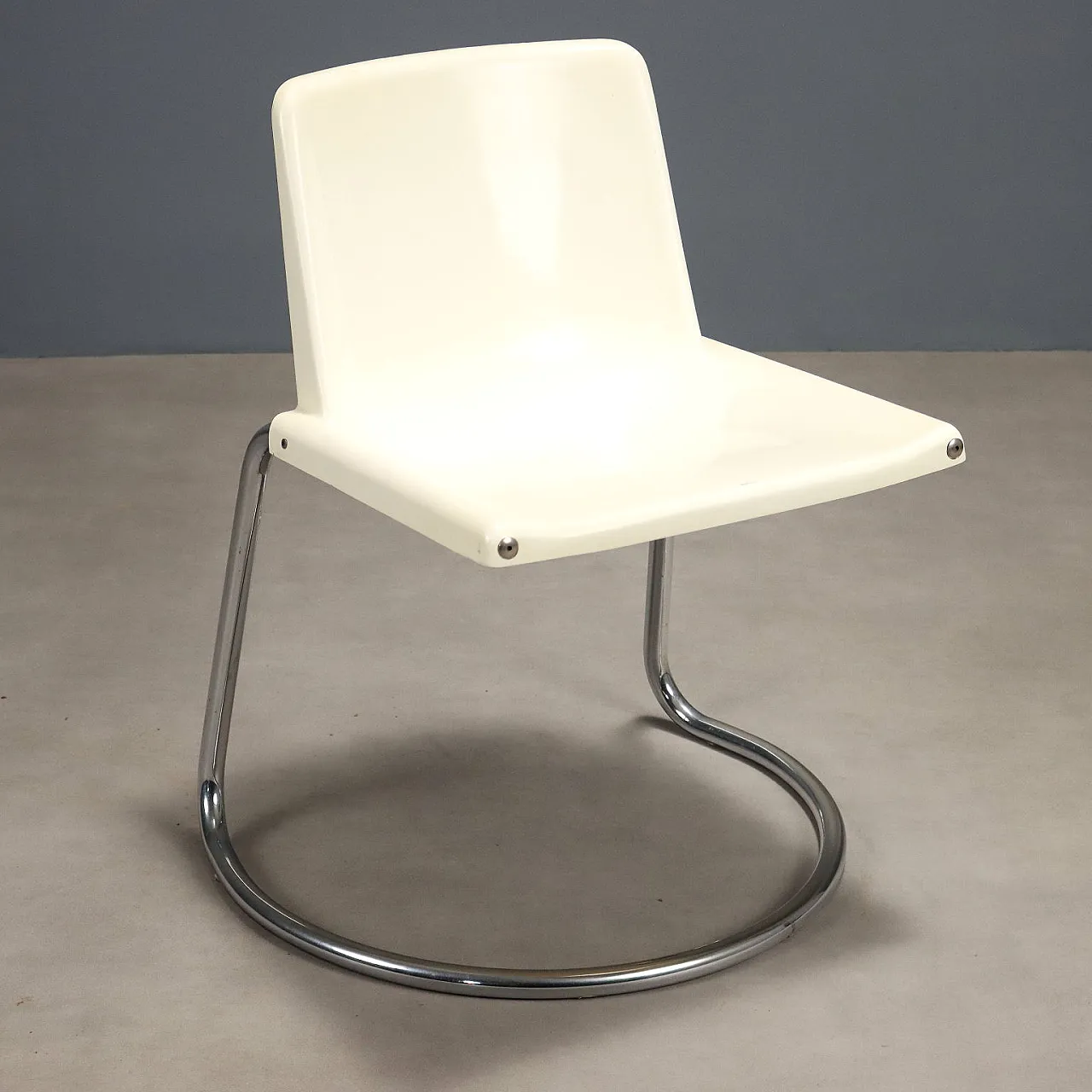 Chair with chrome tubular leg and plastic seat, 20th century 1
