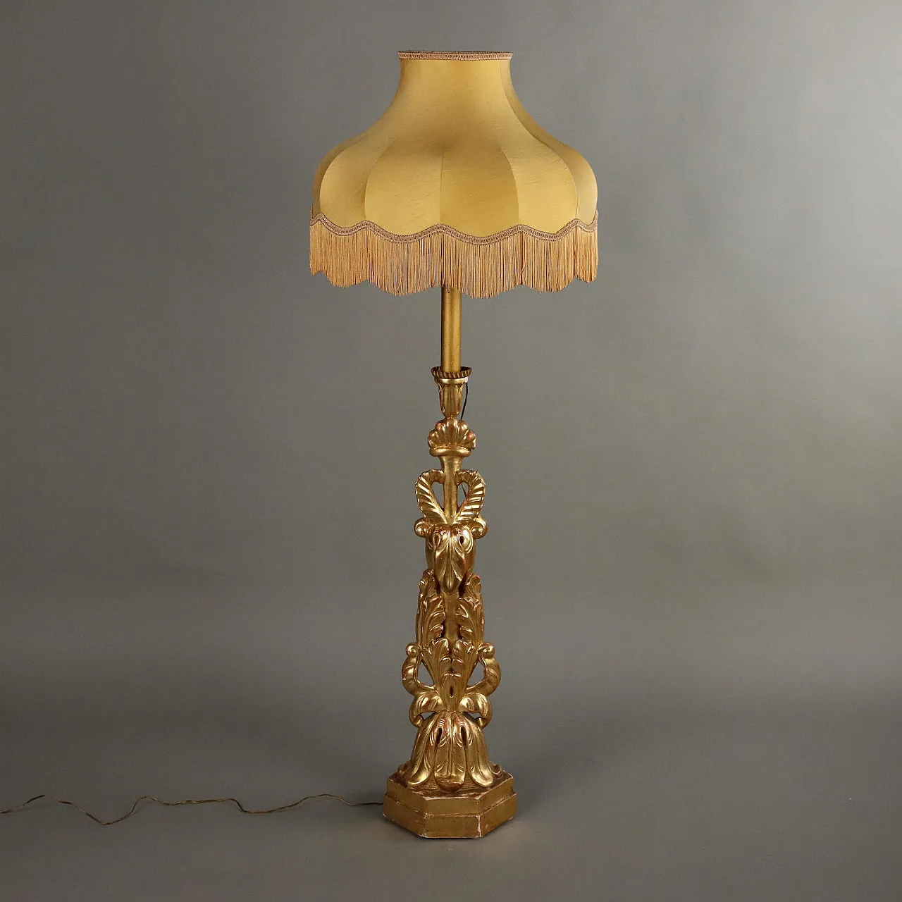 Gilded and carved wooden floor lamp with fringed shade, 19th century 1
