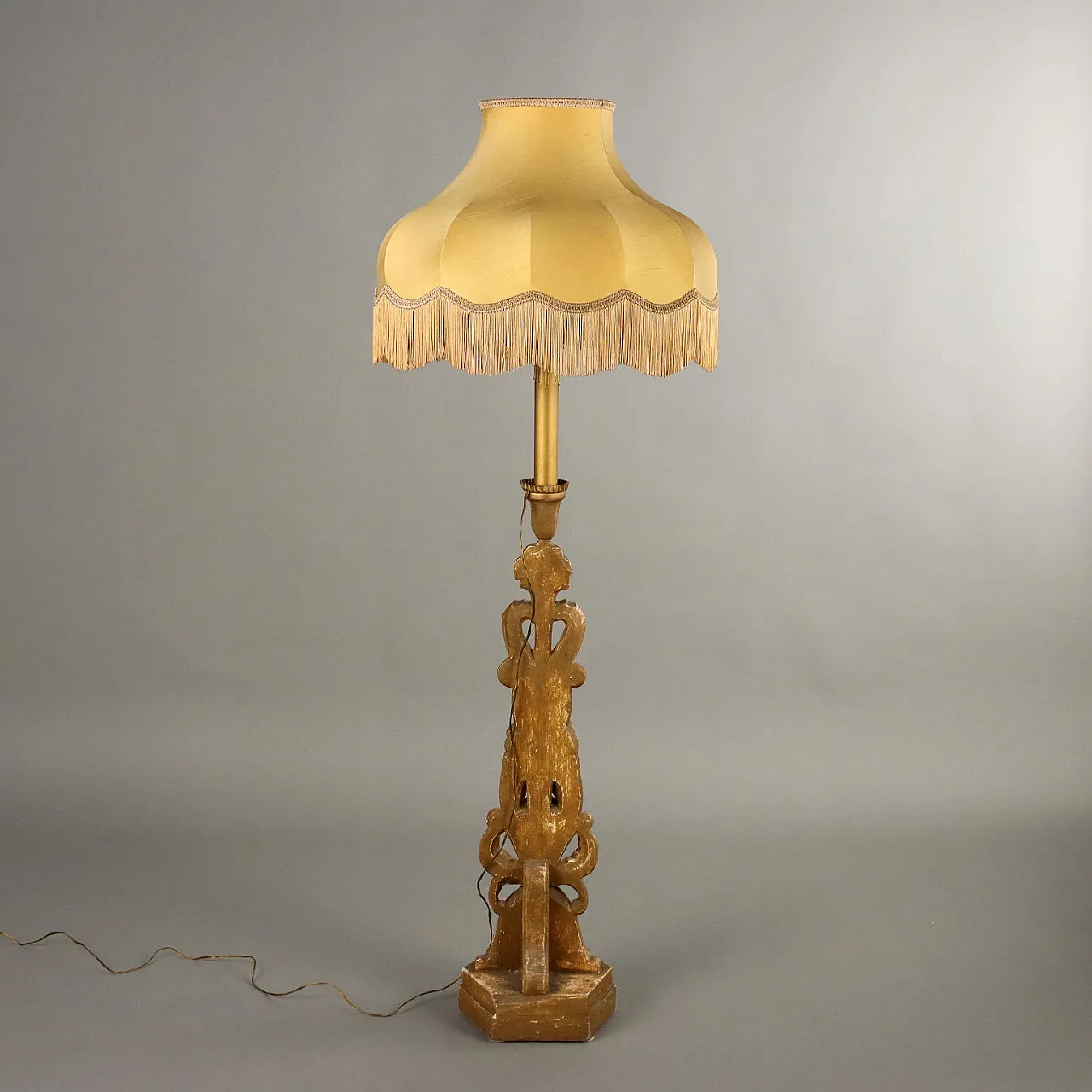 Gilded and carved wooden floor lamp with fringed shade, 19th century 6