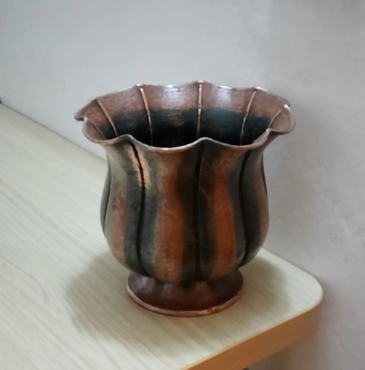 Vaso in rame di Egidio Casagrande, anni '50 2