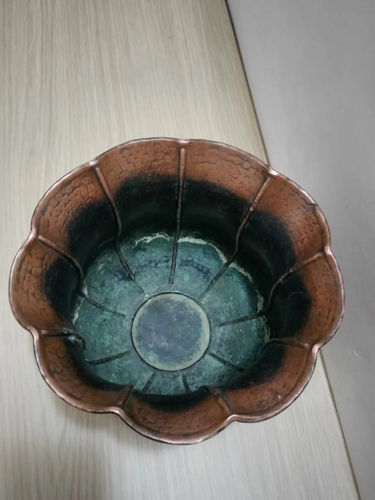 Vaso in rame di Egidio Casagrande, anni '50 4