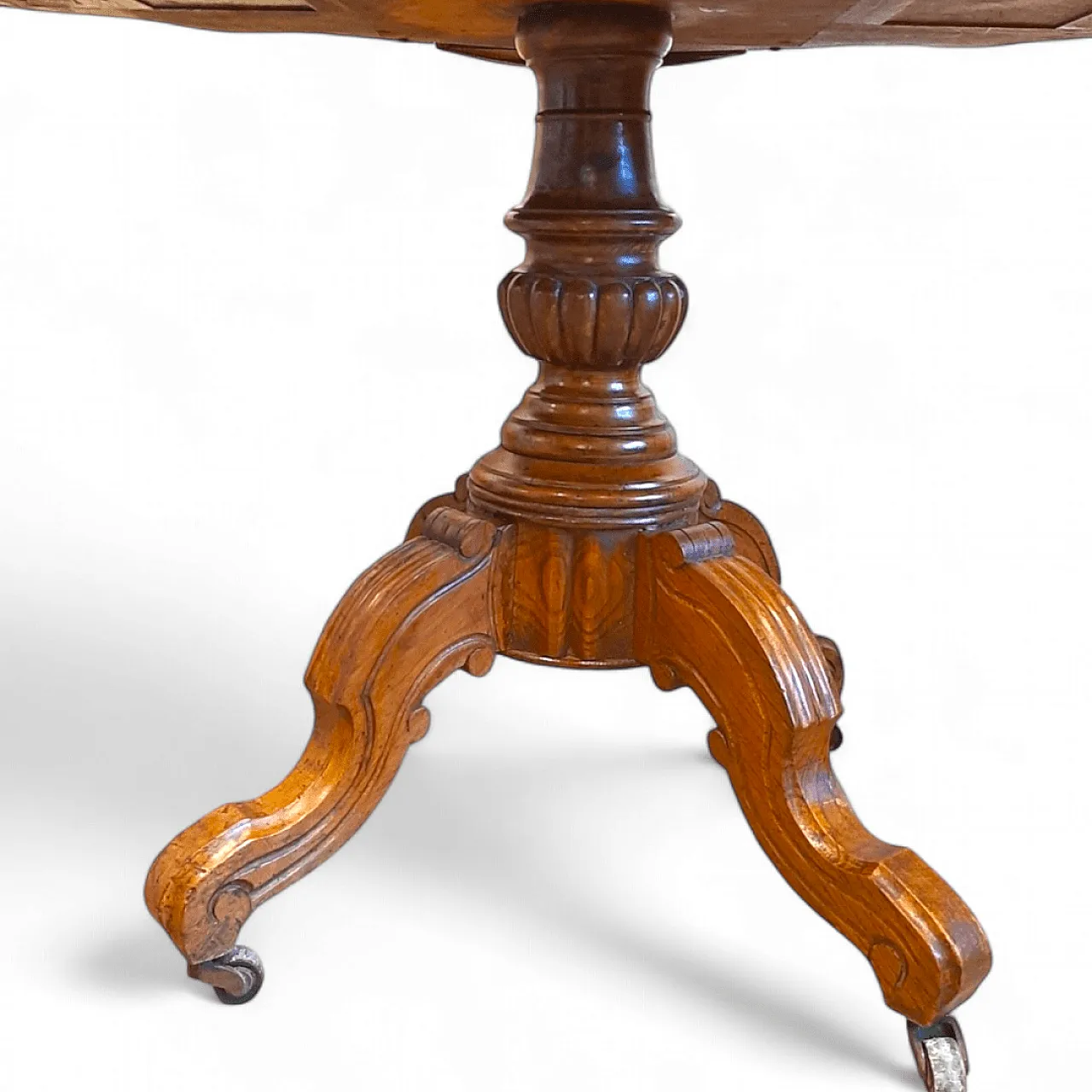 Louis Philippe table in walnut veneer, 19th century 3