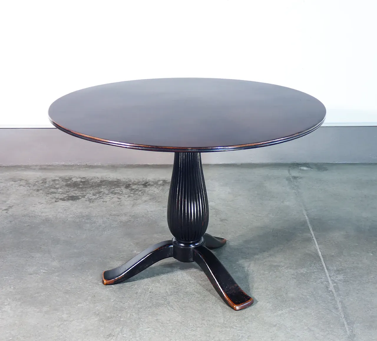 Table with round top by Paolo Buffa, 1940s 1