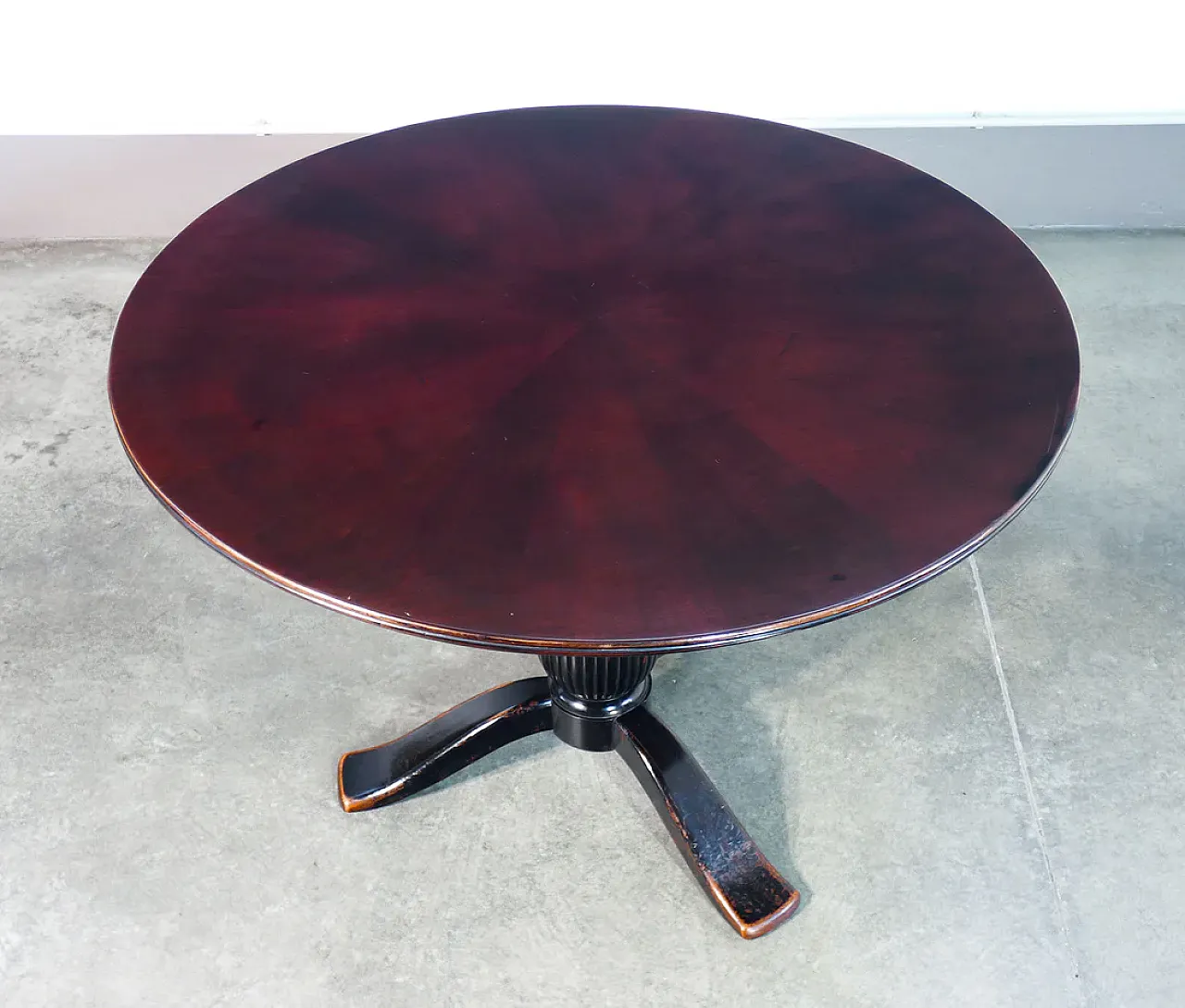 Table with round top by Paolo Buffa, 1940s 2