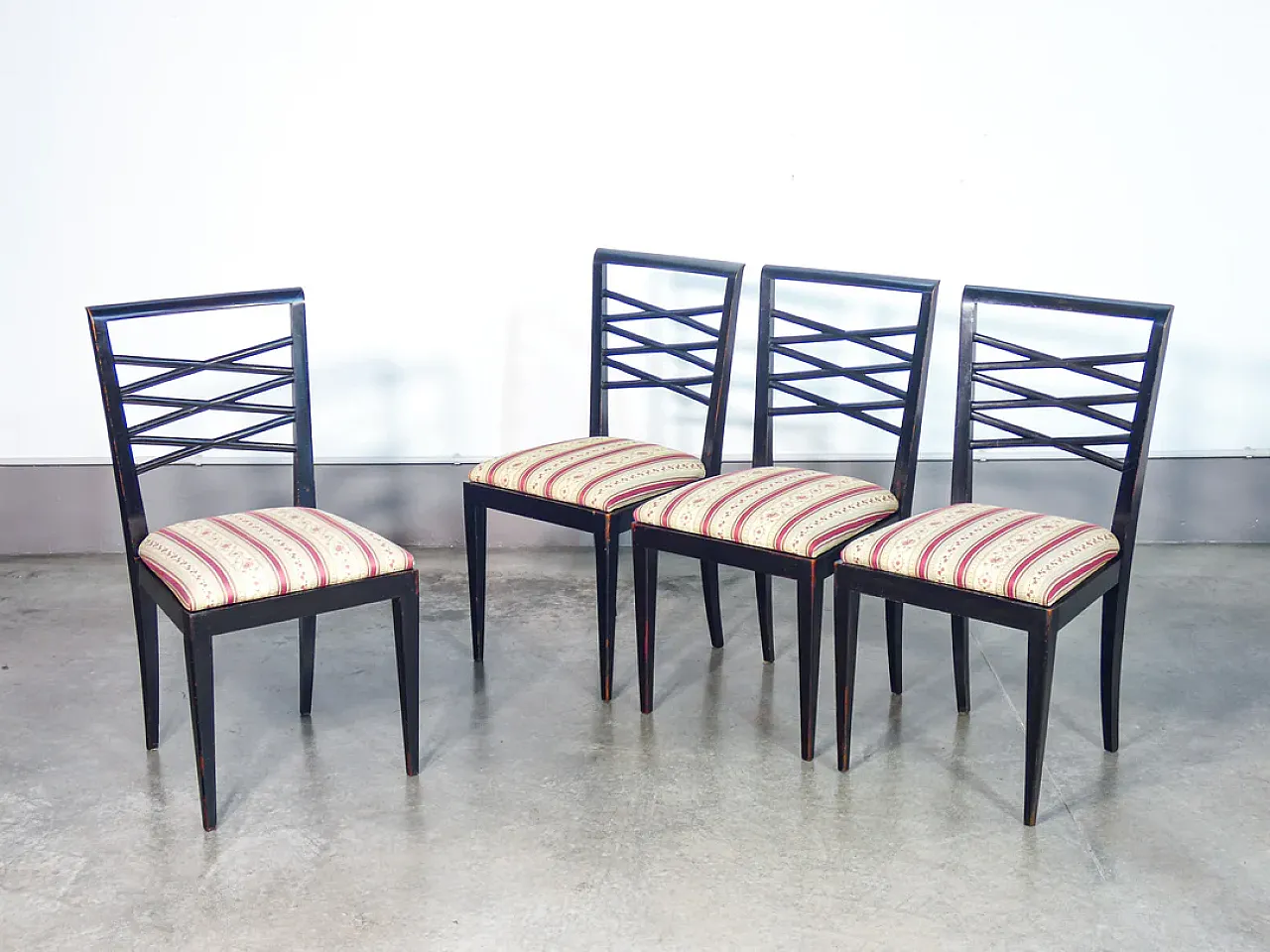 4 Black lacquered wooden chairs, 1940s 1