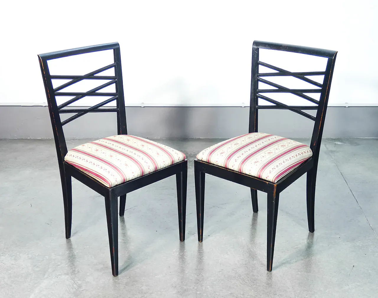 4 Black lacquered wooden chairs, 1940s 2