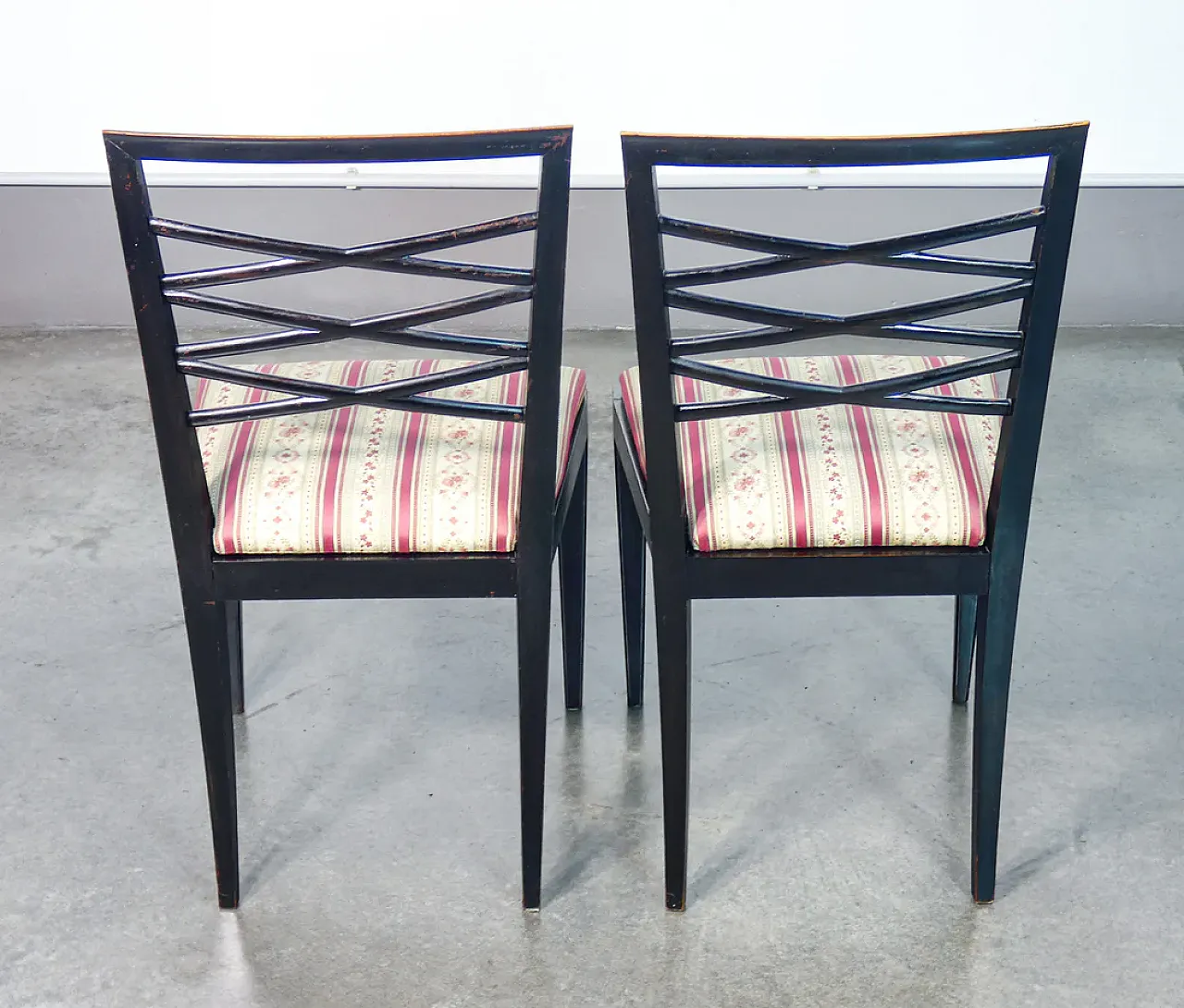 4 Black lacquered wooden chairs, 1940s 5