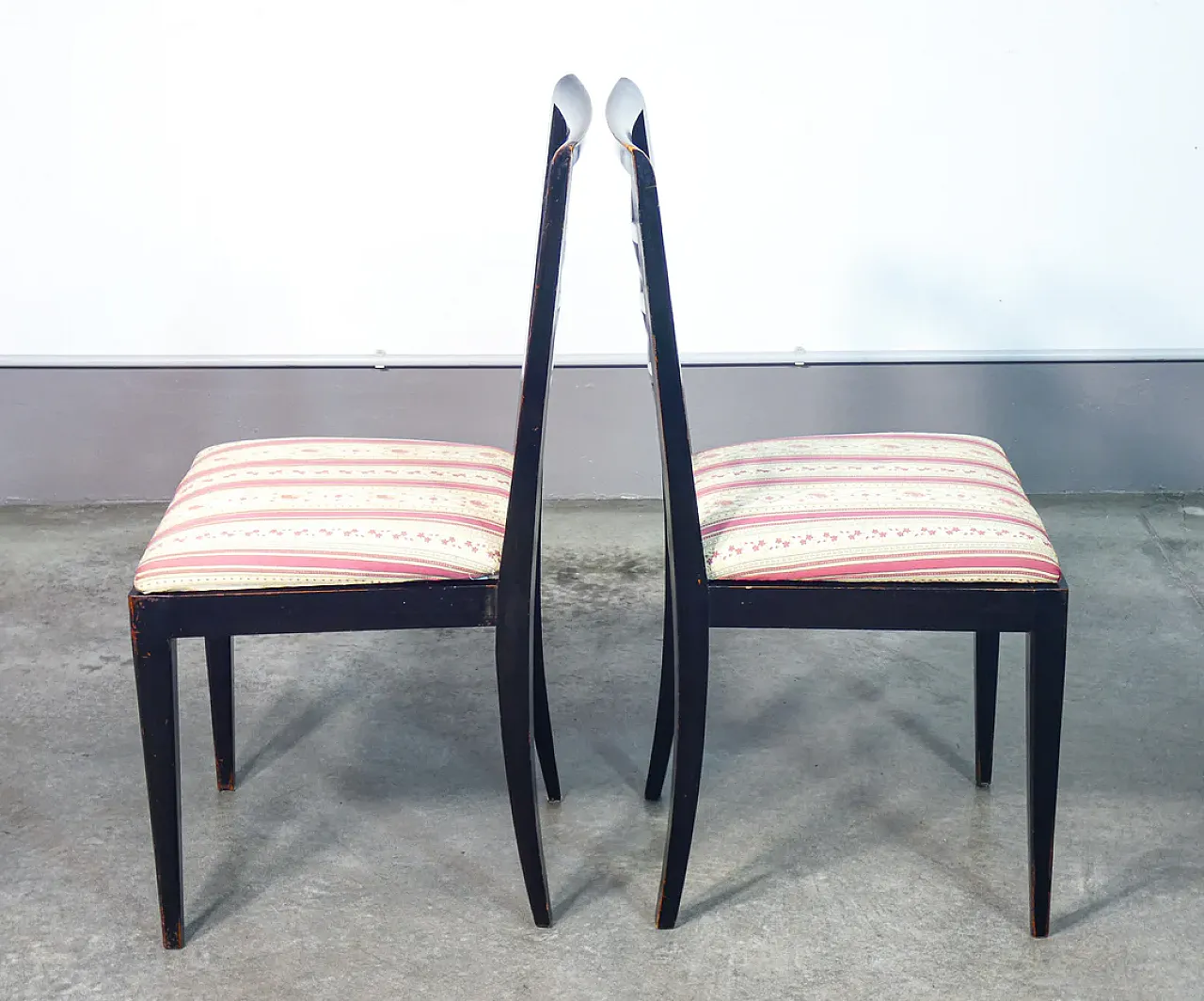 4 Black lacquered wooden chairs, 1940s 6