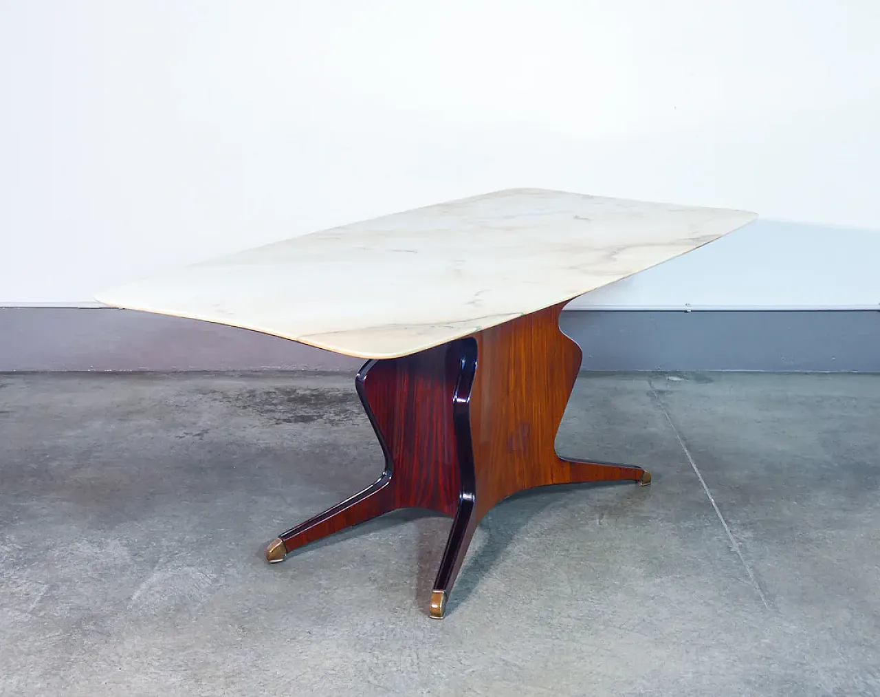 Osvaldo Borsani's table in veneered wood and marble, 1950s 7