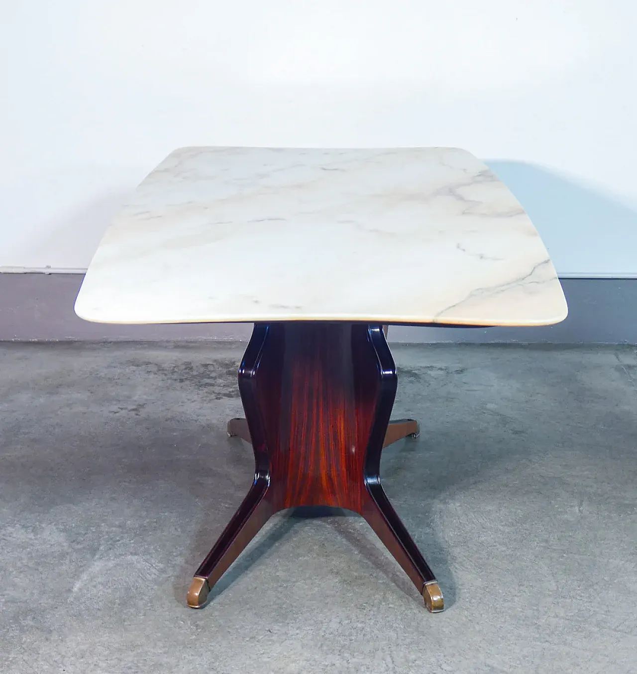 Osvaldo Borsani's table in veneered wood and marble, 1950s 8