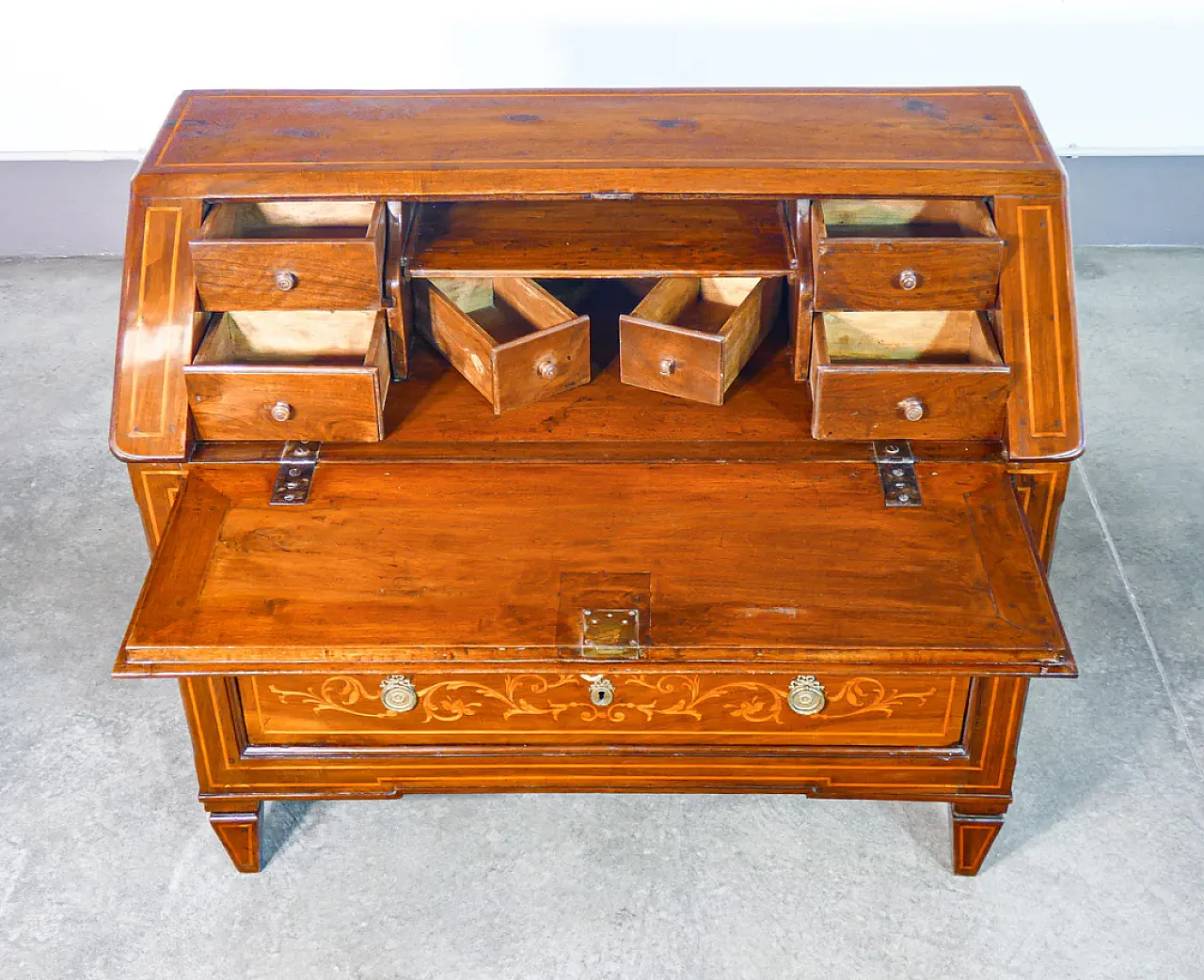 Ribalta secretaire Louis XVI in solid inlaid walnut, 19th century 5
