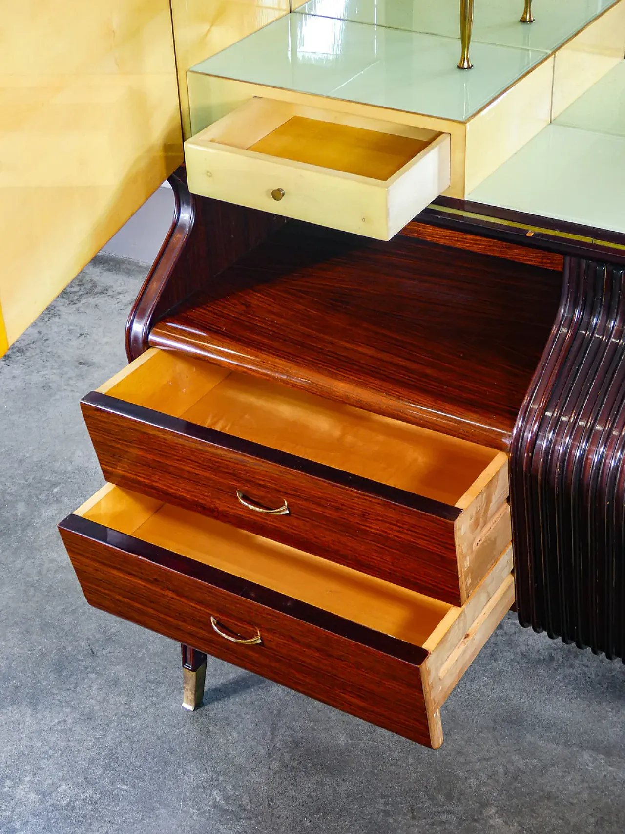 Osvaldo Borsani sideboard in veneered wood, 1950s 7
