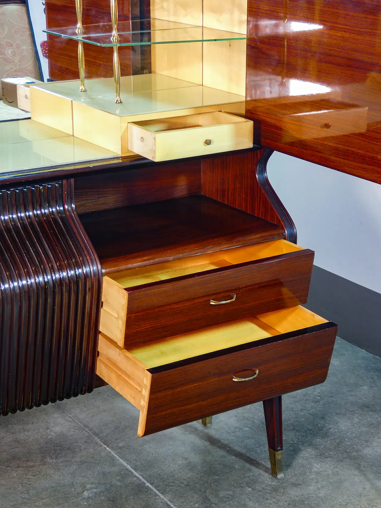 Osvaldo Borsani sideboard in veneered wood, 1950s 9