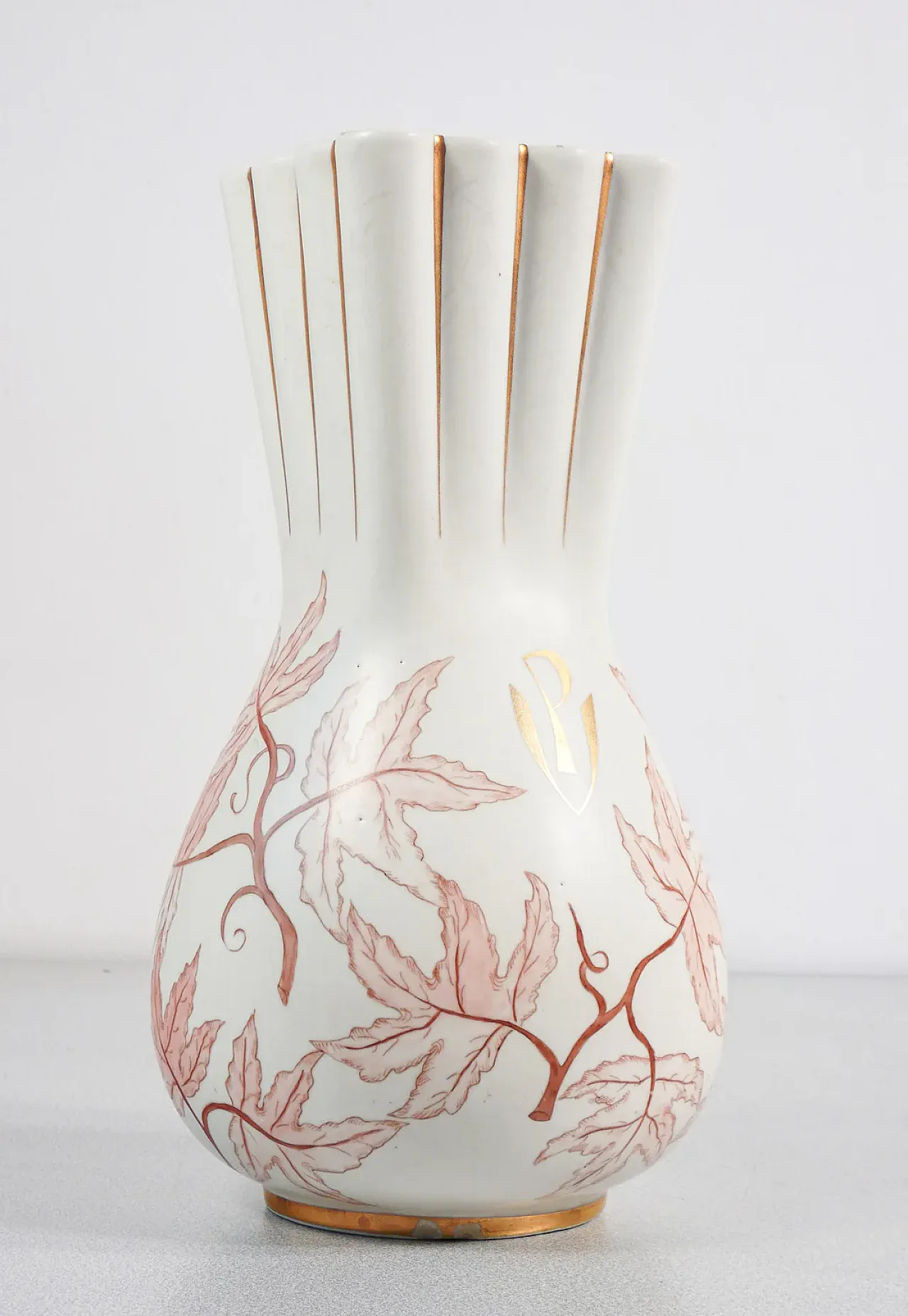 Vaso di Giovanni Gariboldi per Richard Ginori, anni '30 2