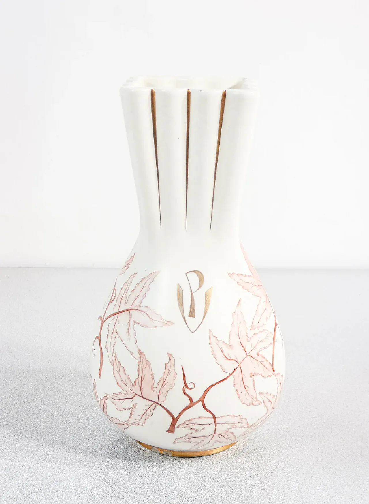 Vaso di Giovanni Gariboldi per Richard Ginori, anni '30 3