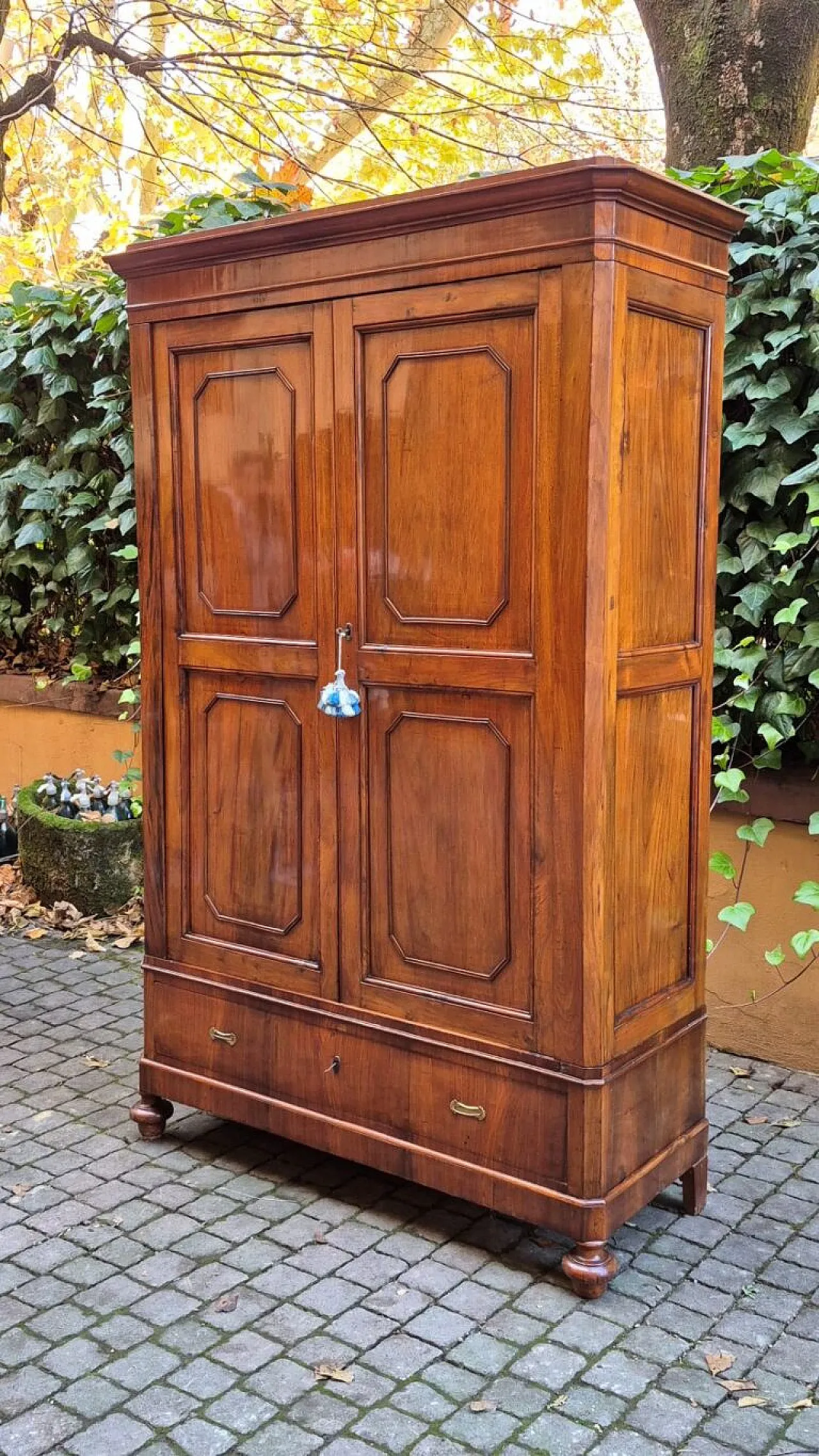 Armadio emiliano lastronato in noce, '800 2