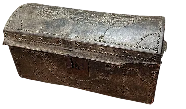 Wooden and leather trunk, 18th century