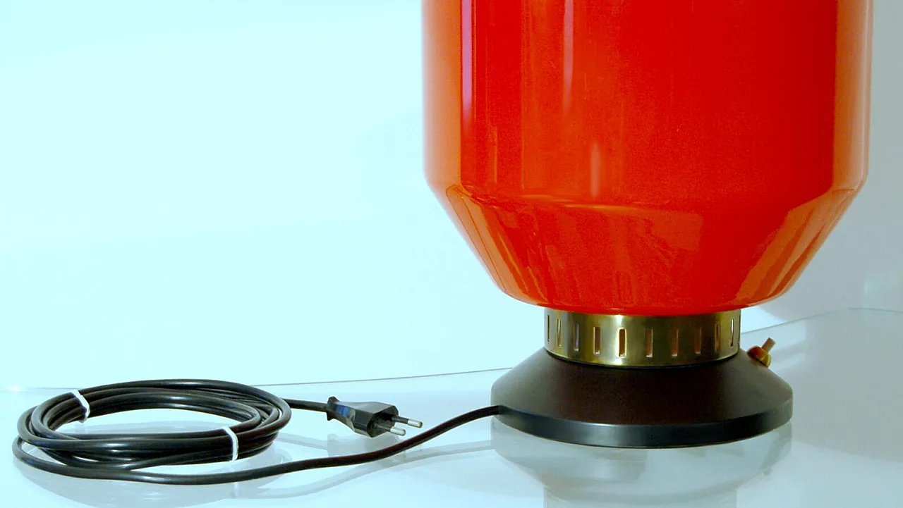 Table lamp in red glass by Stilnovo, 1960s 7