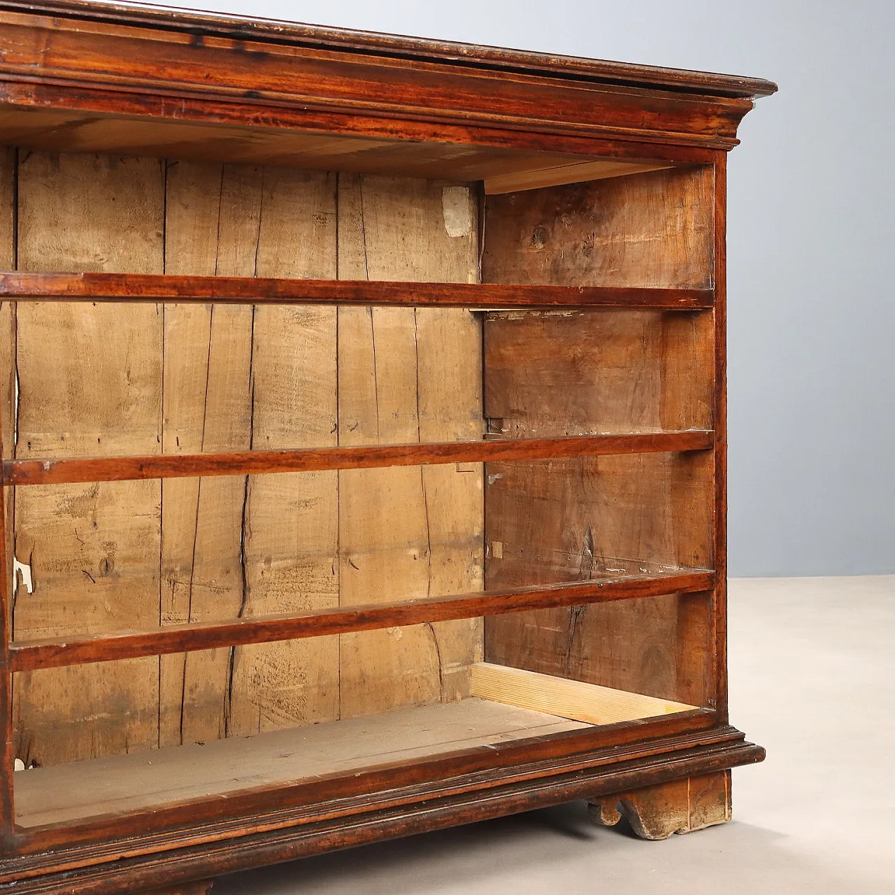 Cassettone barocco in noce, primo '700 9