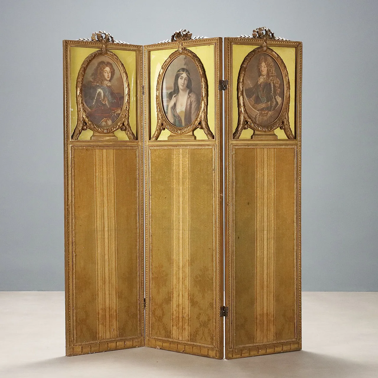 Gilded wooden screen, early 20th century 1