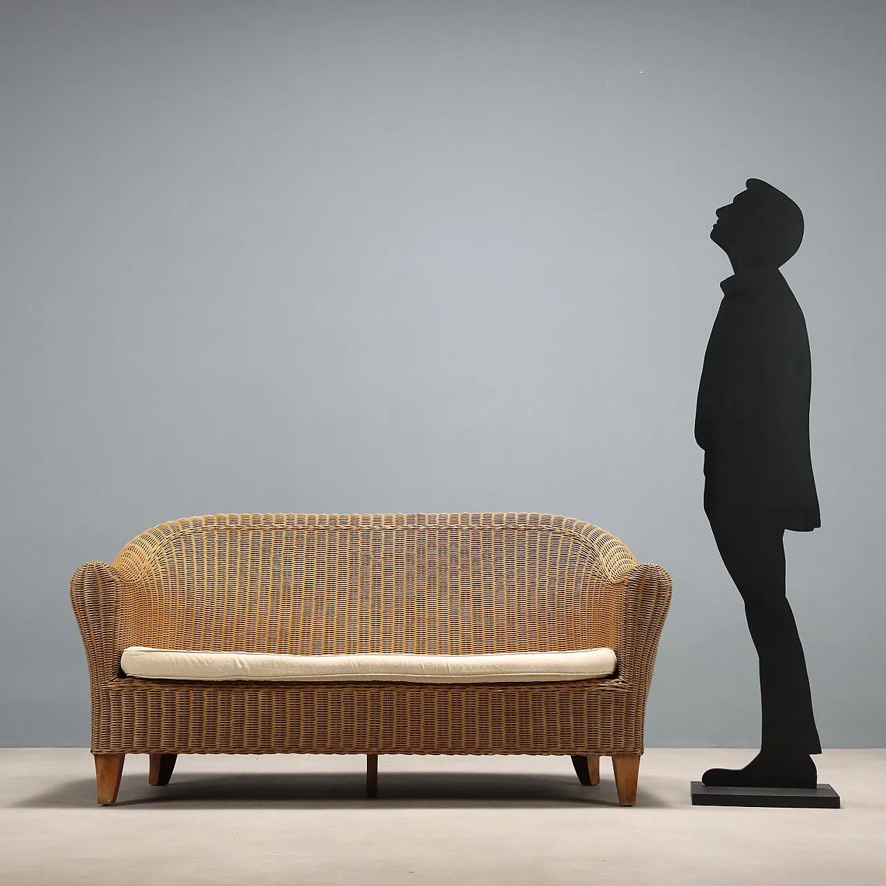 Divano in vimini con cuscino bianco, '900 2