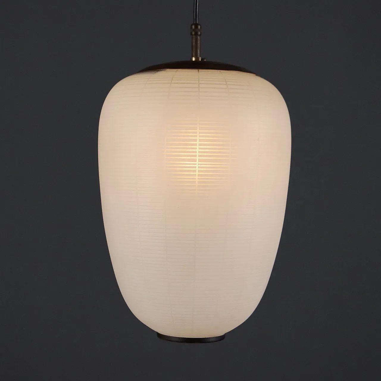 Lampadario con struttura in metallo e diffusore in vetro, '900 3