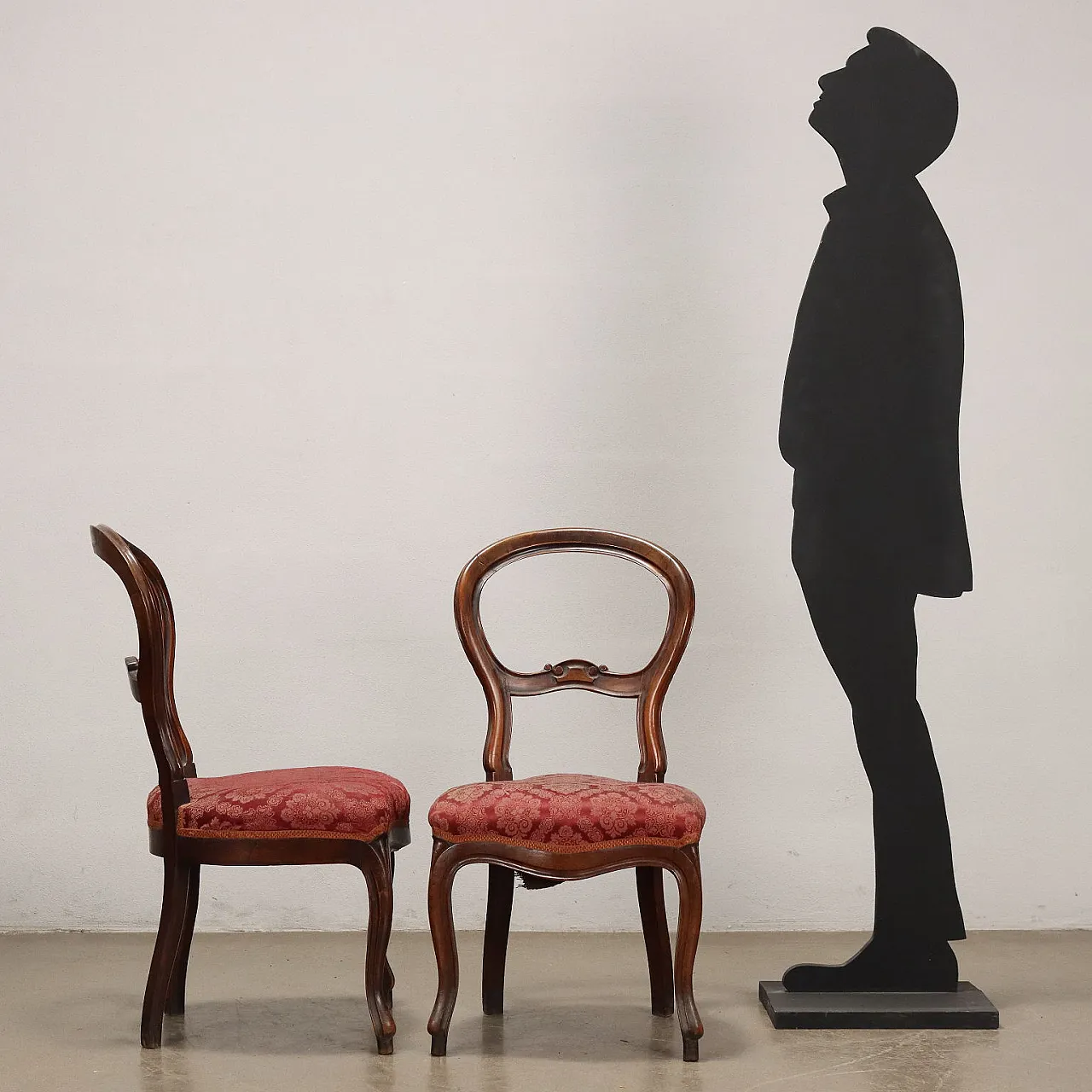 3 Louis Philippe carved walnut chairs with padded seat, 19th century 2