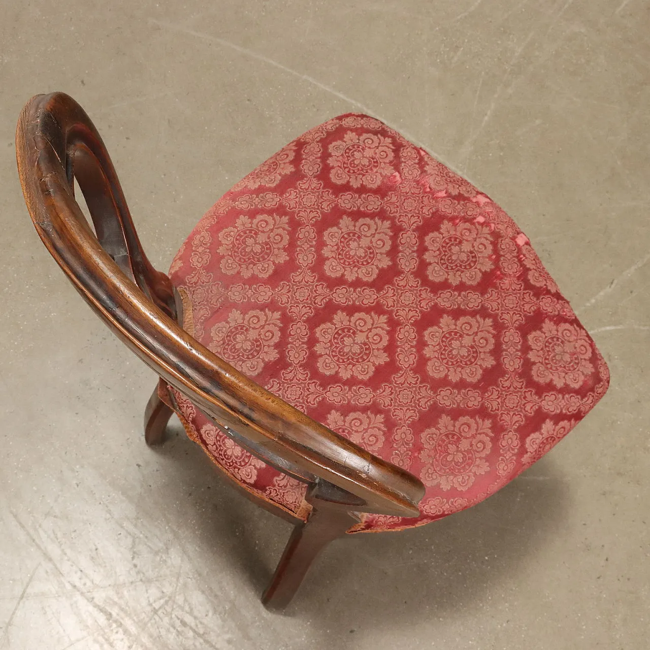 3 Louis Philippe carved walnut chairs with padded seat, 19th century 3