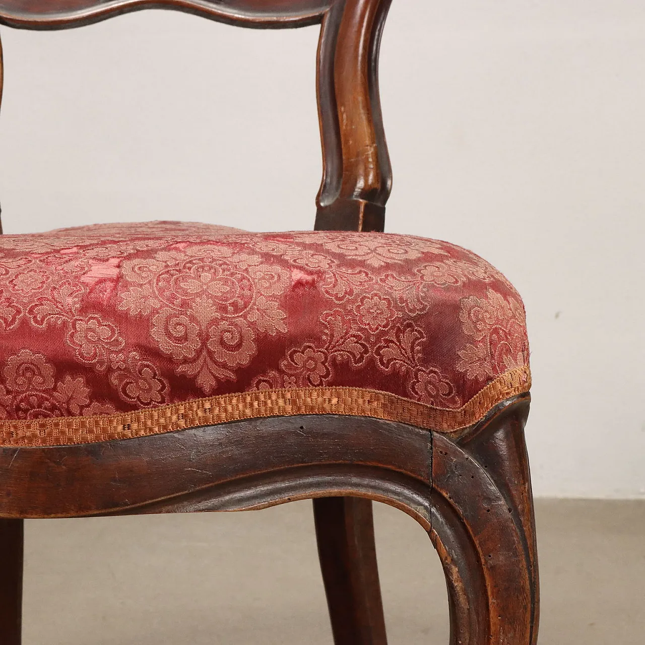 3 Louis Philippe carved walnut chairs with padded seat, 19th century 5
