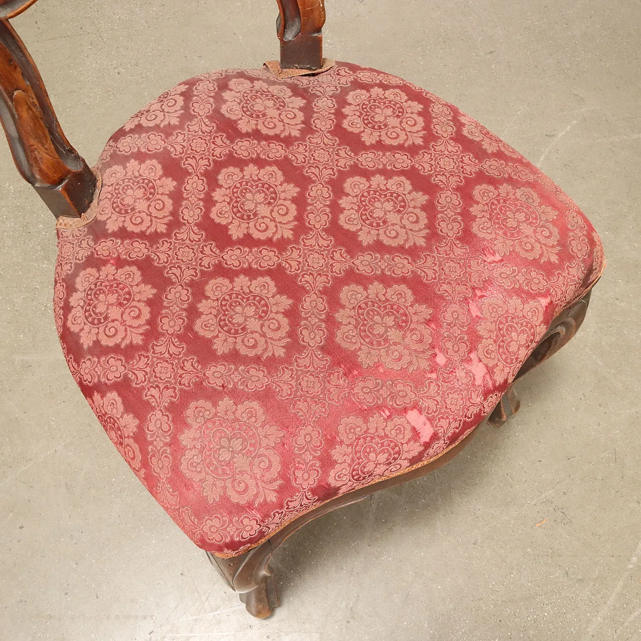 3 Louis Philippe carved walnut chairs with padded seat, 19th century 7