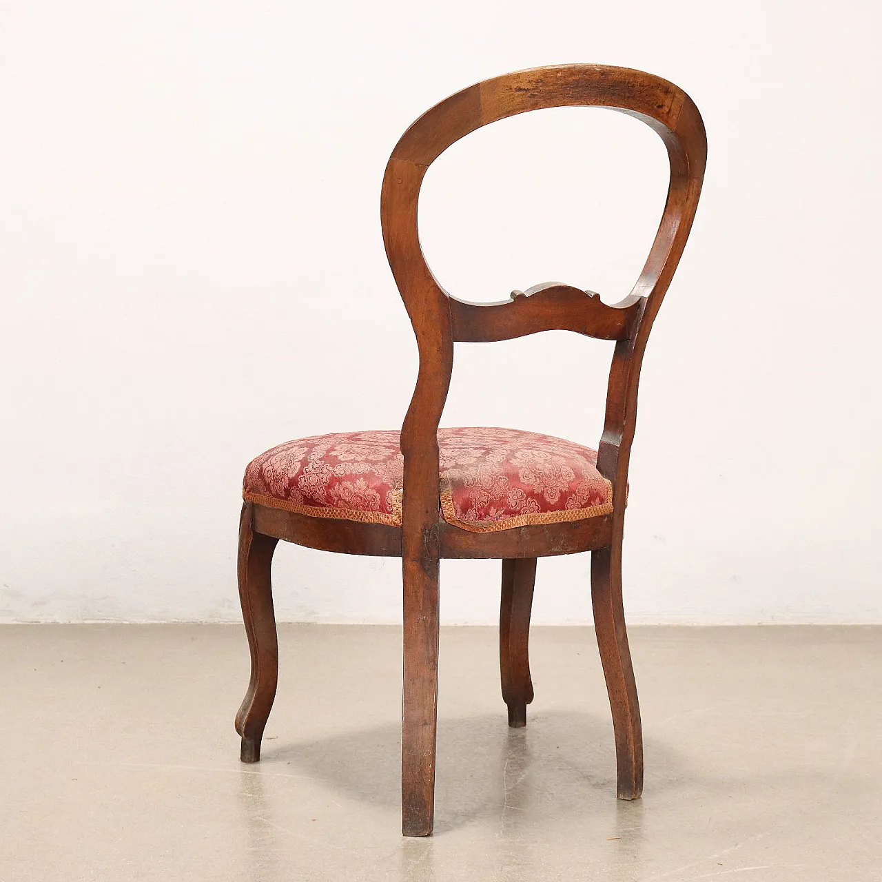 3 Louis Philippe carved walnut chairs with padded seat, 19th century 8