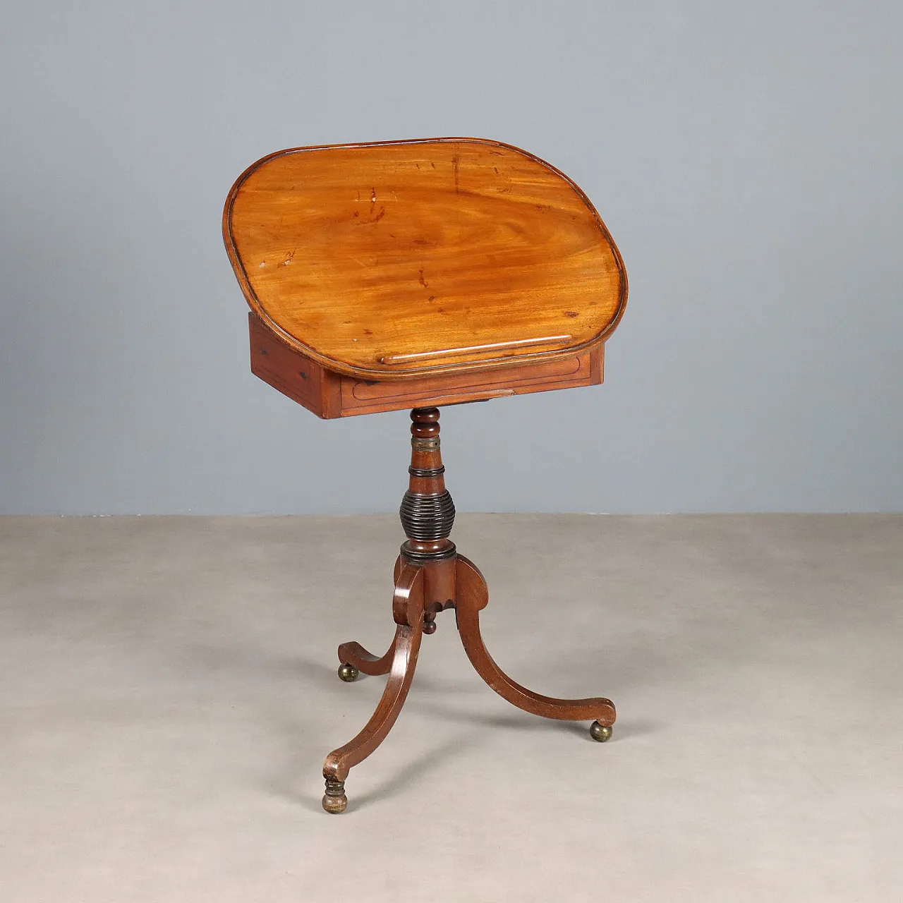 Mahogany and brass coffee table, 19th century 5