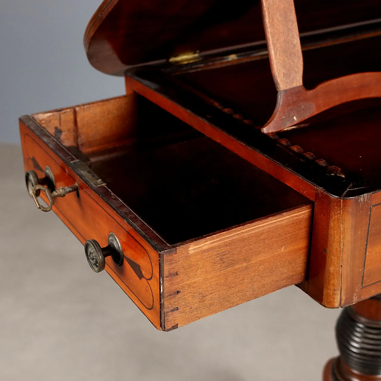 Mahogany and brass coffee table, 19th century 6