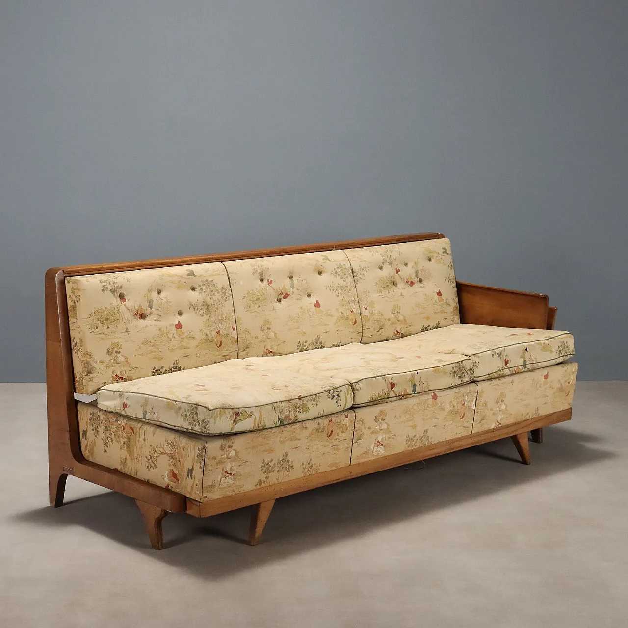 Divano letto in noce e tessuto con portariviste laterale, metà '900 1