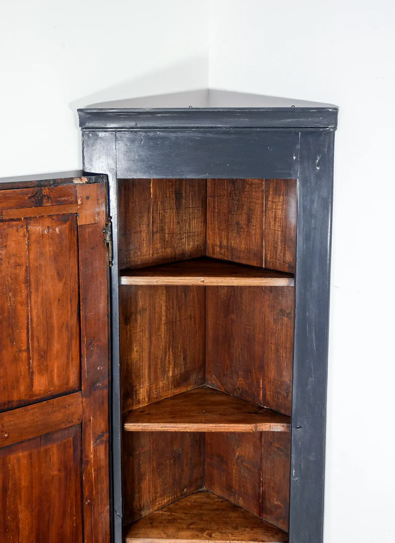 Solid walnut and poplar cornerboard, 19th century 6