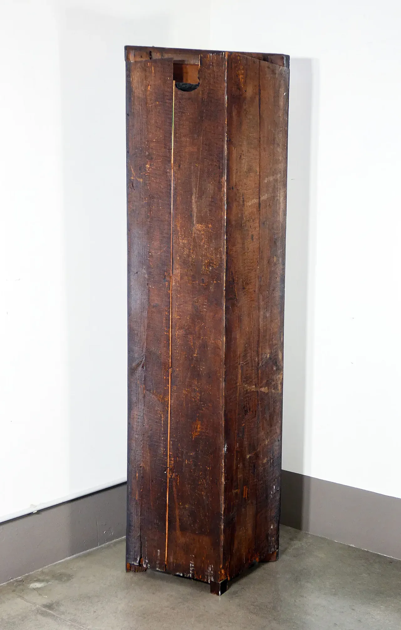 Solid walnut and poplar cornerboard, 19th century 8