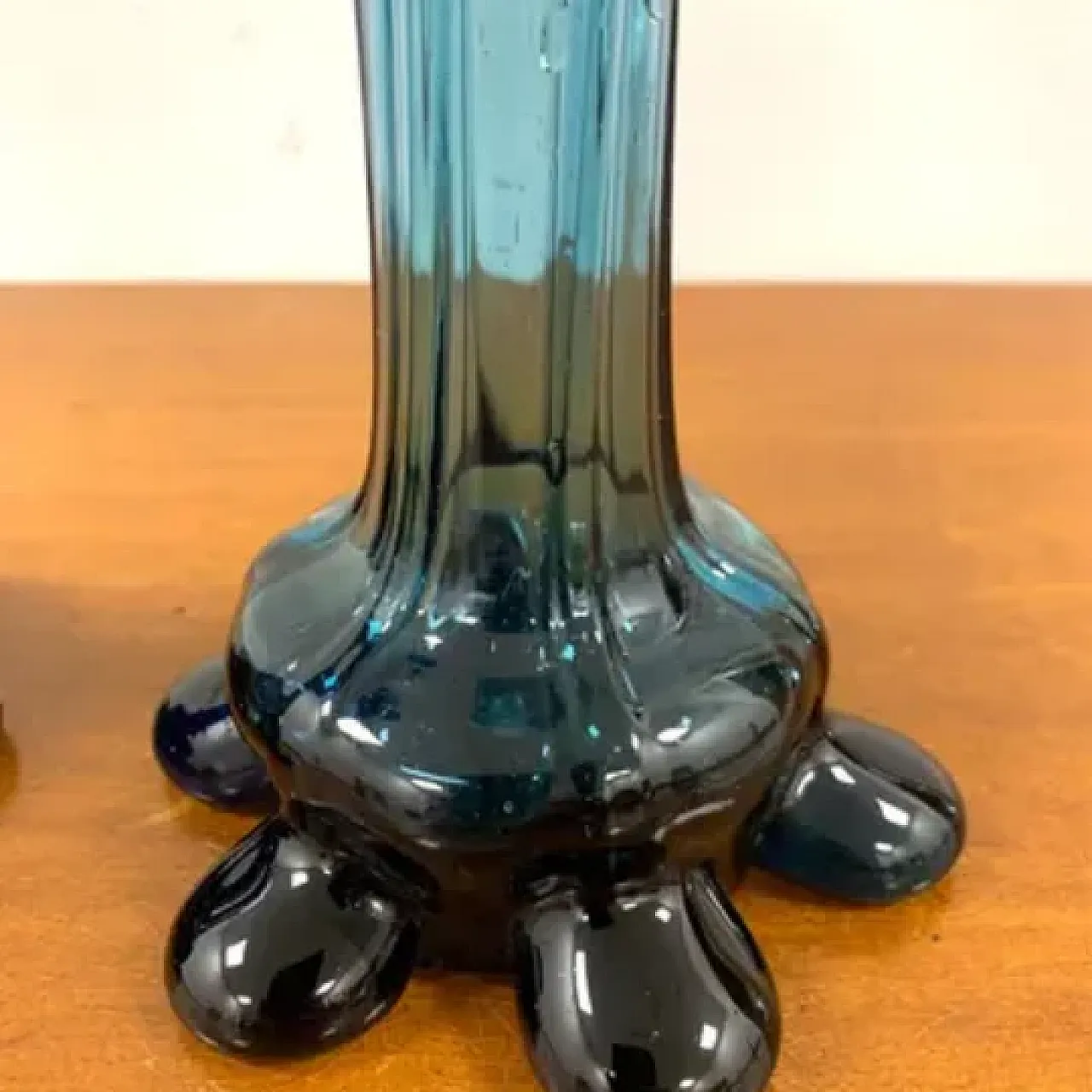 Coppia di vasi in vetro blu, anni '60 4