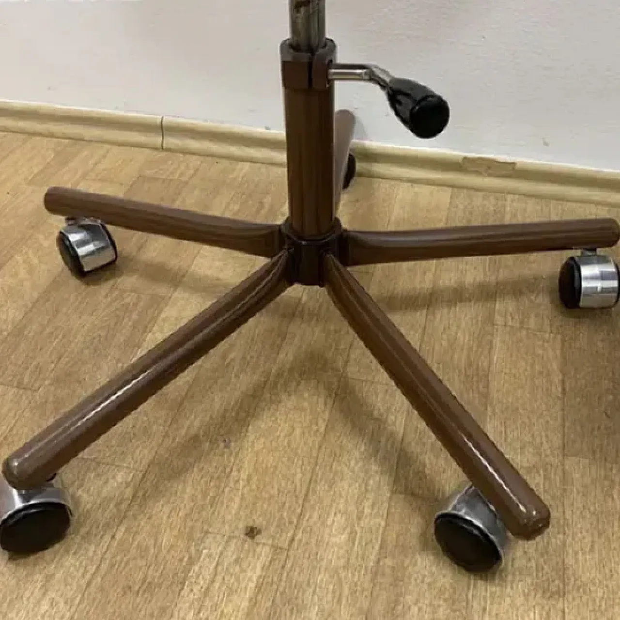 Coppia di sedie girevoli Kovona, anni '70 8