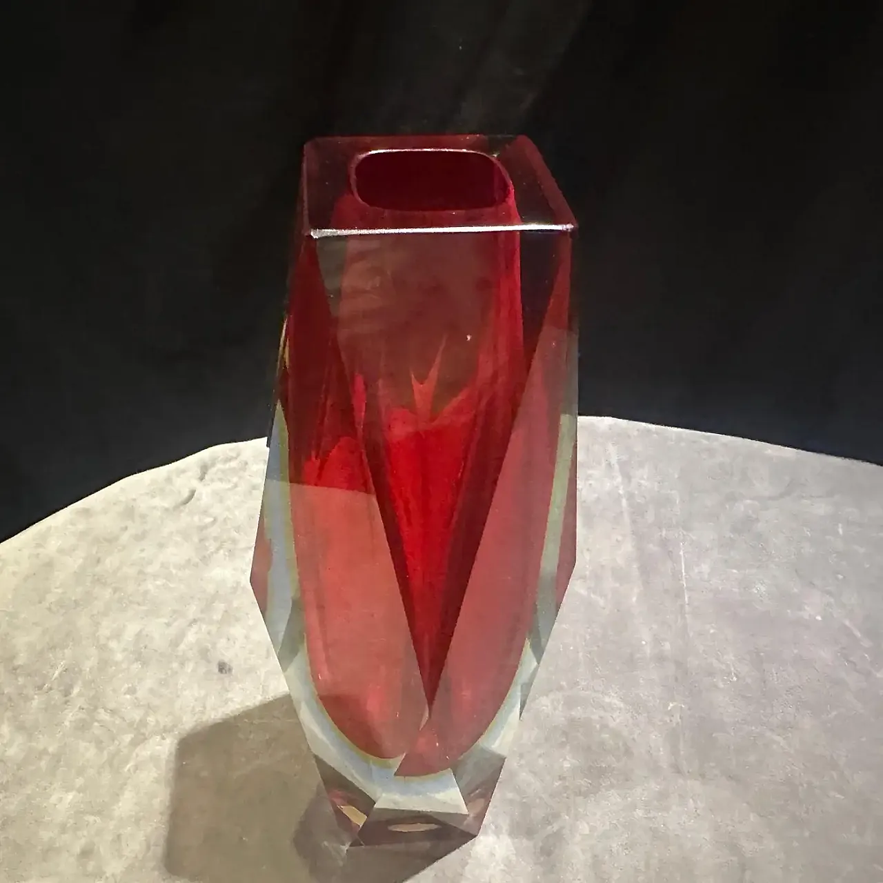 Modernist red faceted Murano glass vase by Seguso, 1970s 2