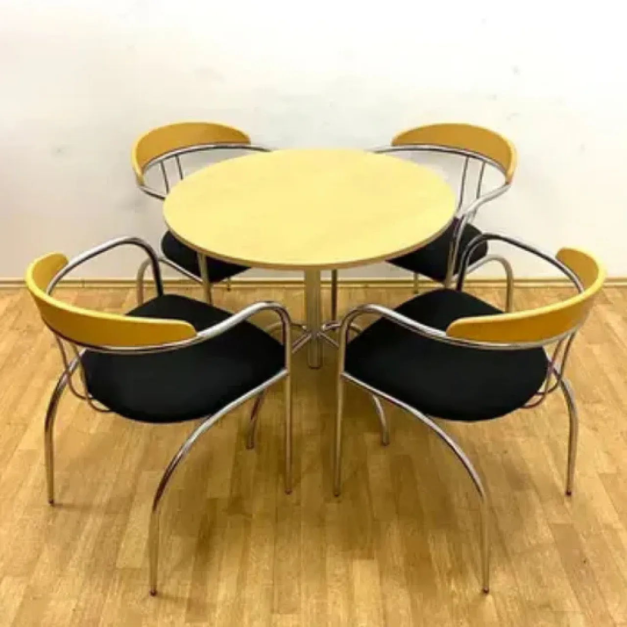 Tavolo da pranzo con 4 sedie in telaio tubolare cromato, anni '70 4