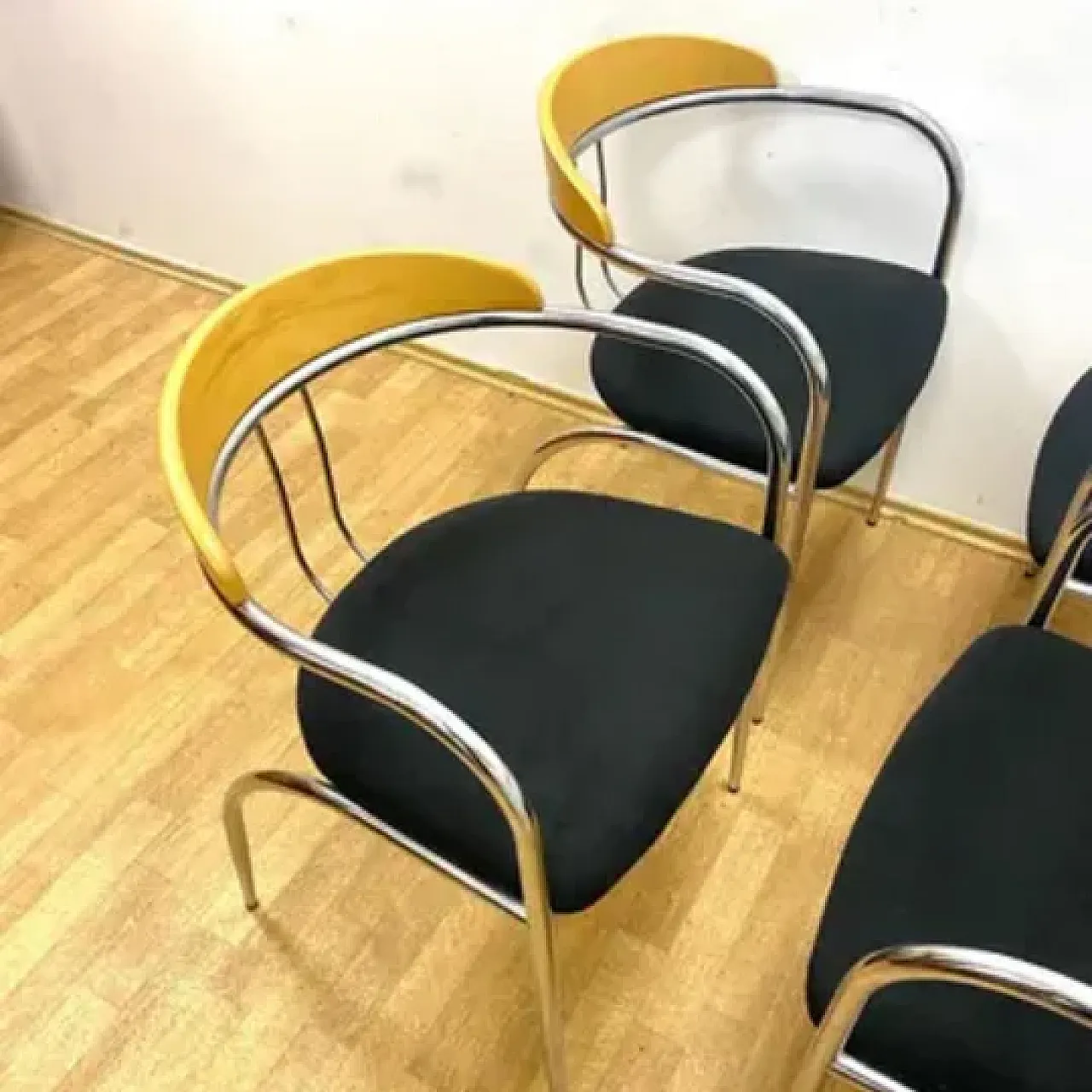 Tavolo da pranzo con 4 sedie in telaio tubolare cromato, anni '70 5