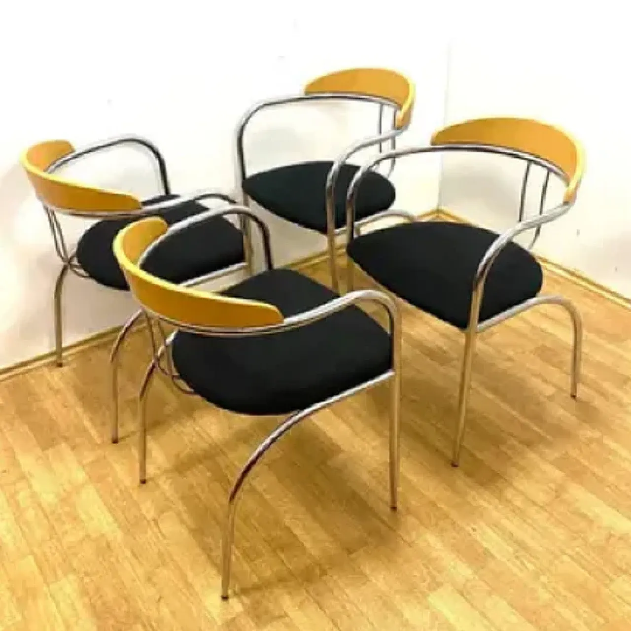 Tavolo da pranzo con 4 sedie in telaio tubolare cromato, anni '70 6