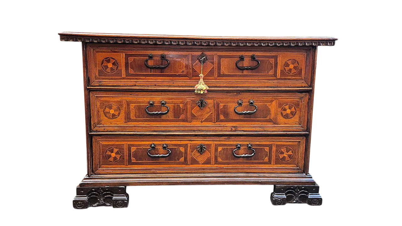 Comò canterano intarsiato in legni diversi, '600 10