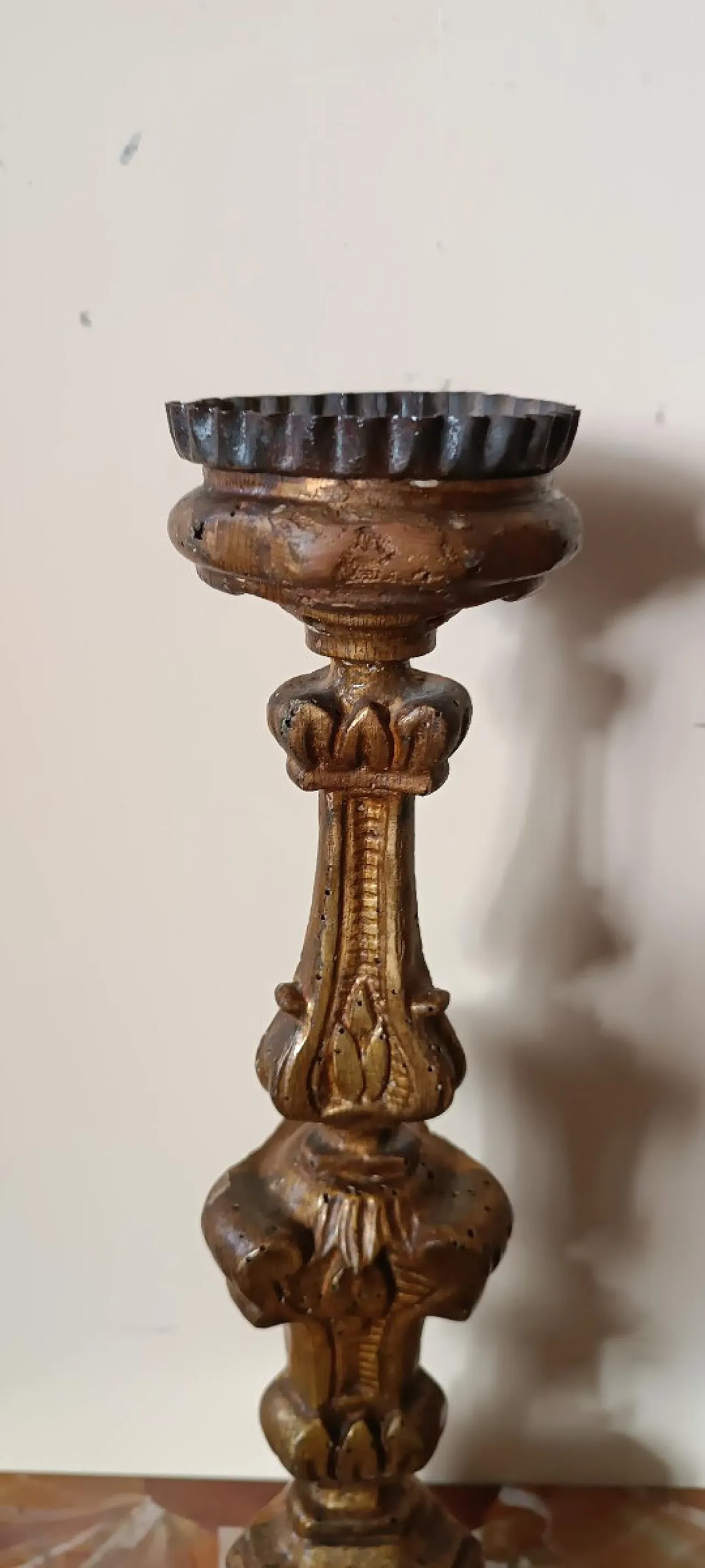 Louis XIV style gilded wooden candlestick, 18th century 5