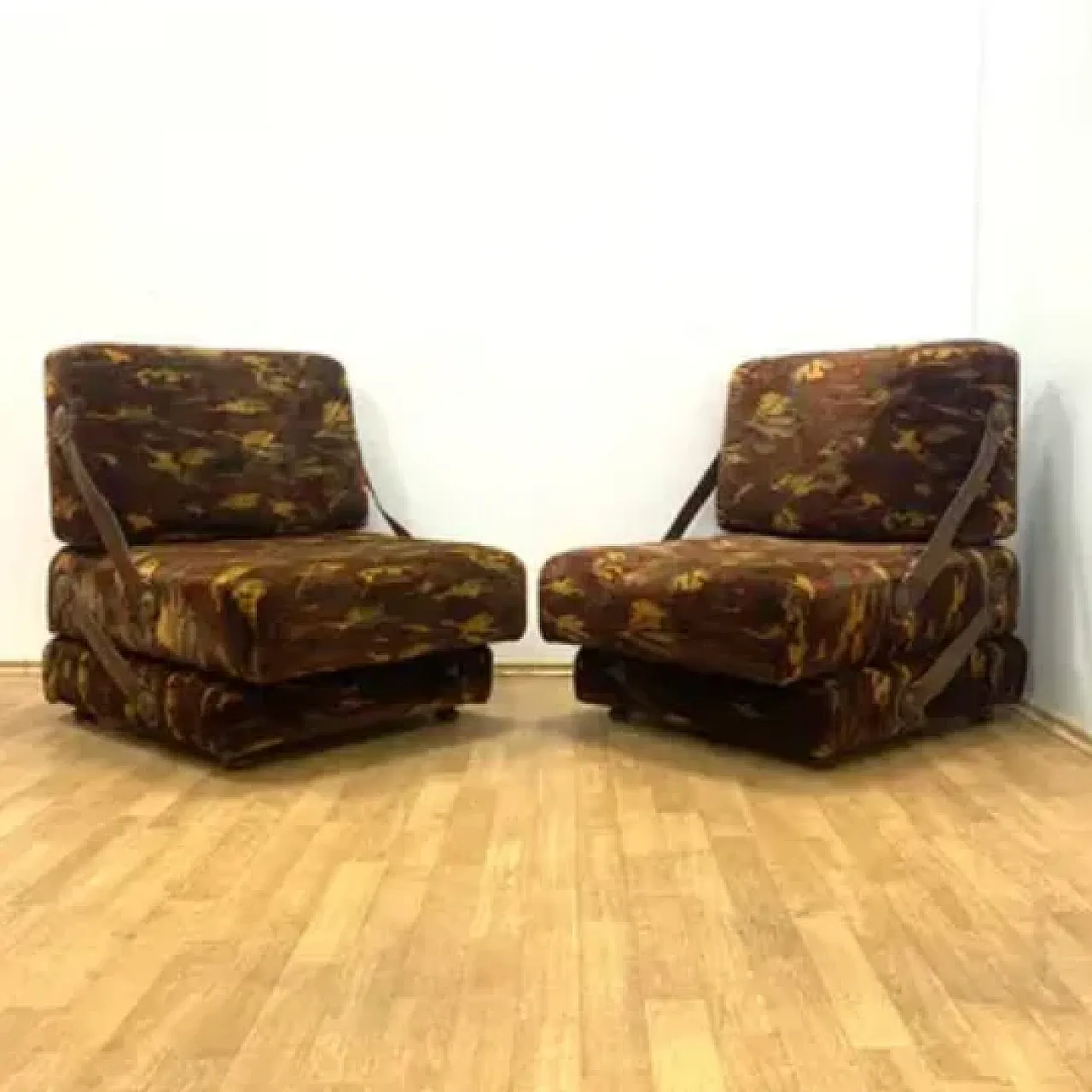 Coppia di poltrone retrò, anni '70 7