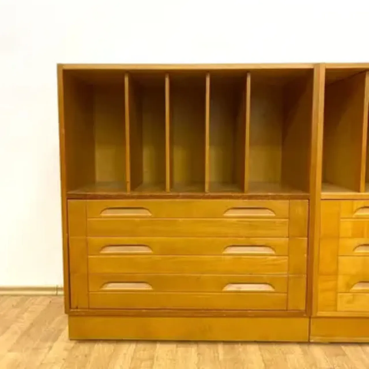 Armadi retrò di Tatra, anni '70 2